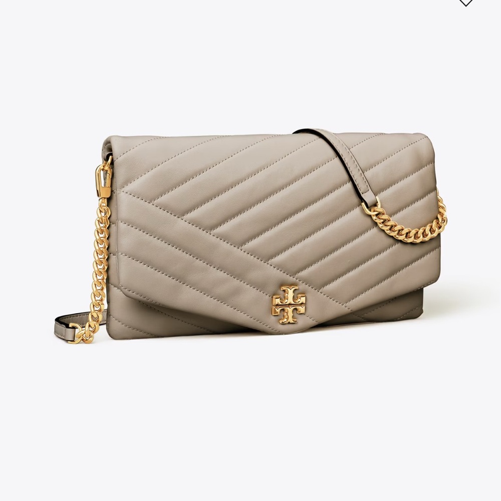 KIRA CHEVRON CLUTCH 
grey heron color
